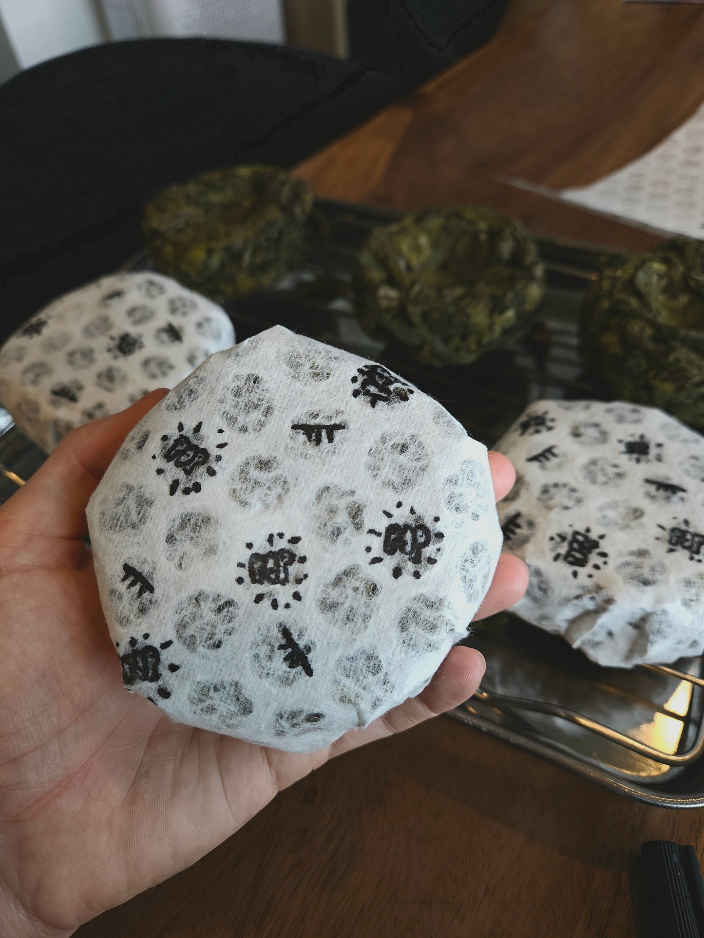 Persimmon Leaf Pu Erh Tea Cake 2024
