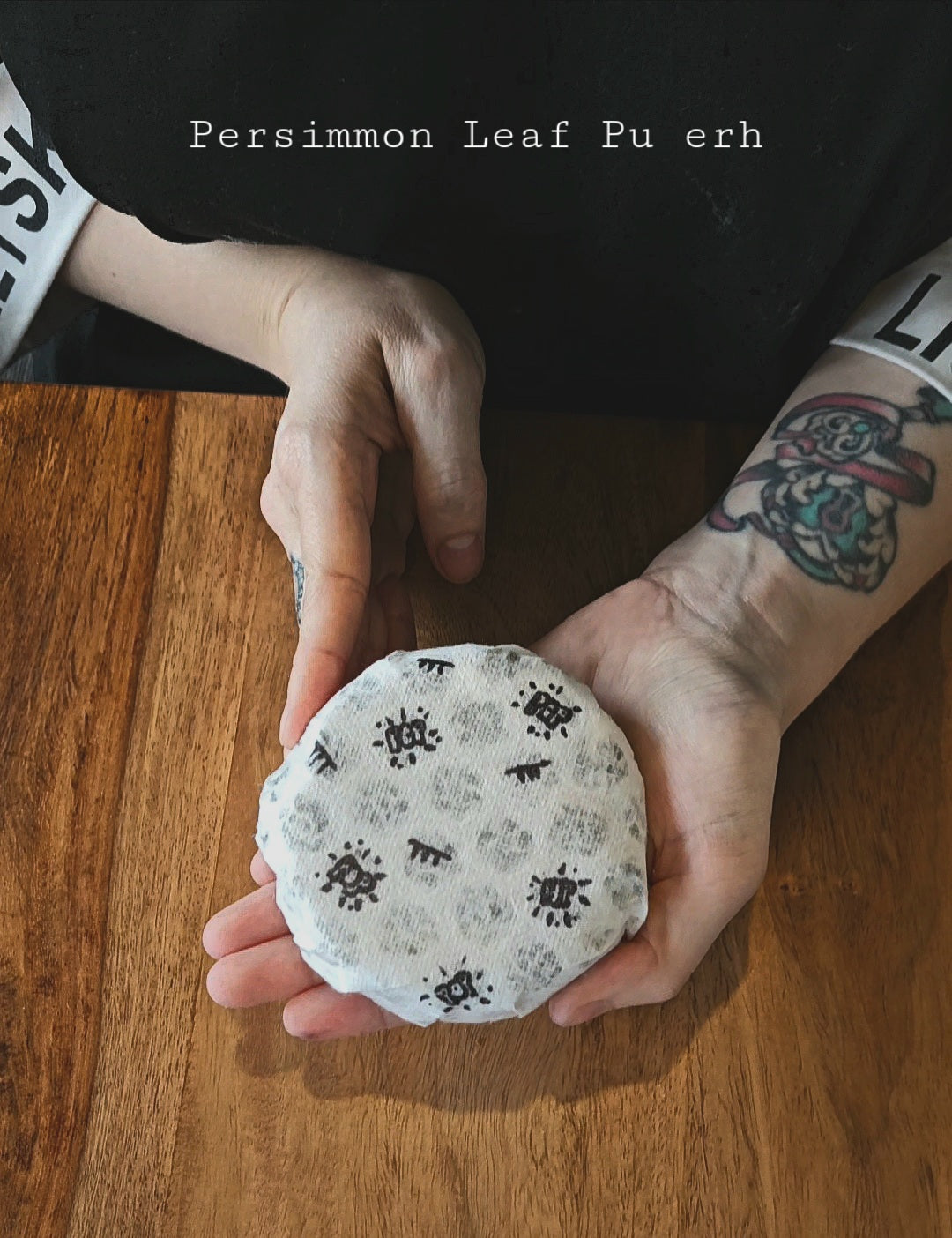 Persimmon Leaf Pu Erh Tea Cake 2024